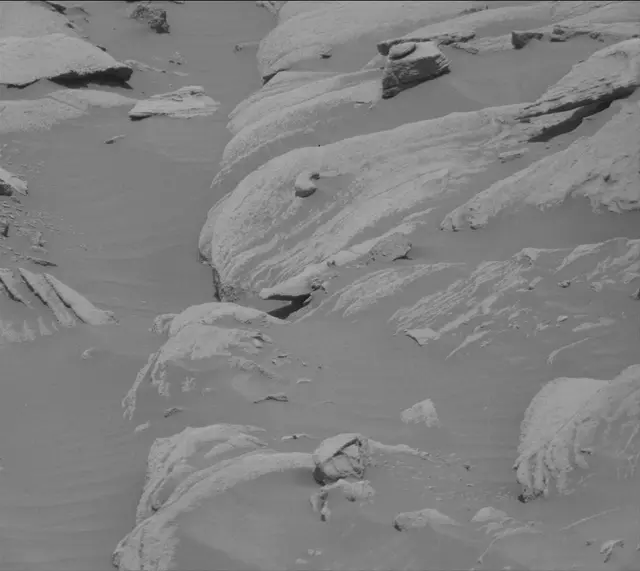 Sol 2731: Mast Camera (Mastcam)