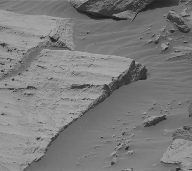 Sol 2731: Mast Camera (Mastcam)