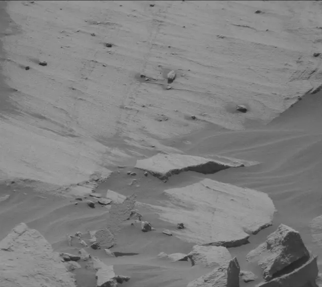 Sol 2731: Mast Camera (Mastcam)
