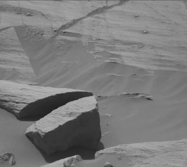 Sol 2731: Mast Camera (Mastcam)