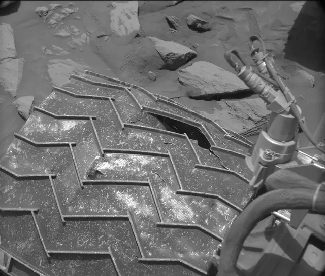 Sol 2732: Mast Camera (Mastcam)