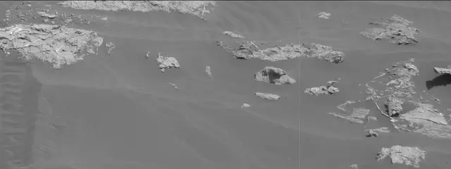 Sol 2737: Mast Camera (Mastcam)