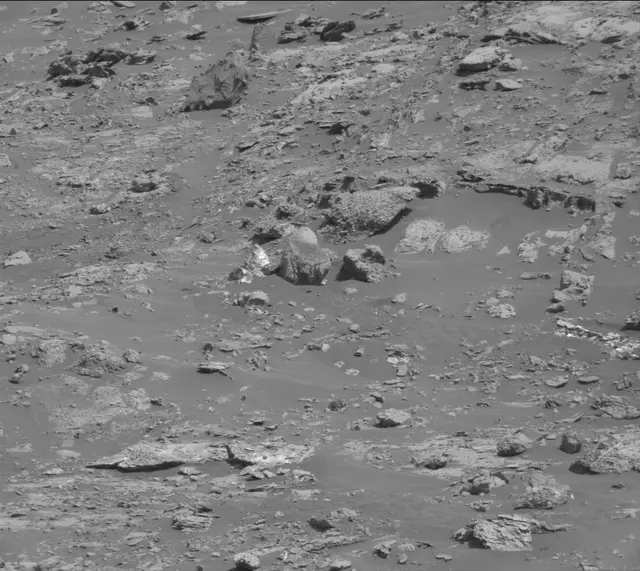 Sol 2741: Mast Camera (Mastcam)