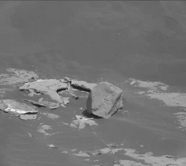 Sol 2741: Mast Camera (Mastcam)