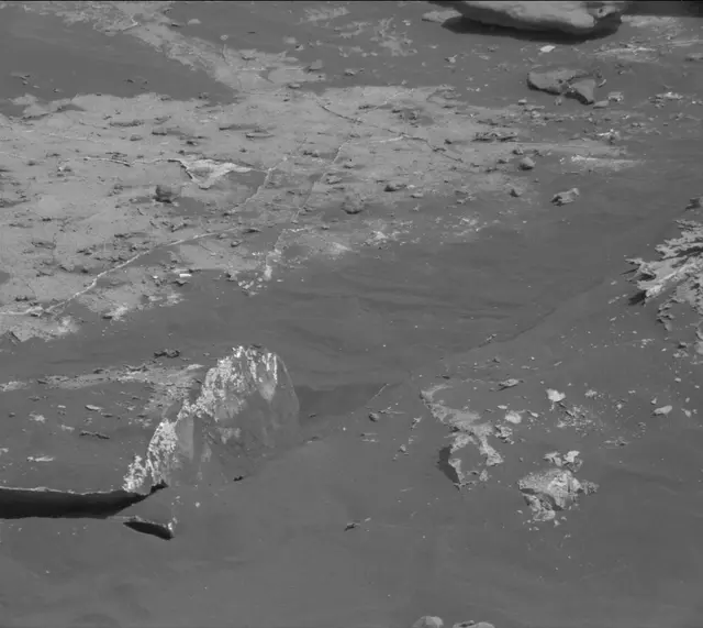 Sol 2741: Mast Camera (Mastcam)