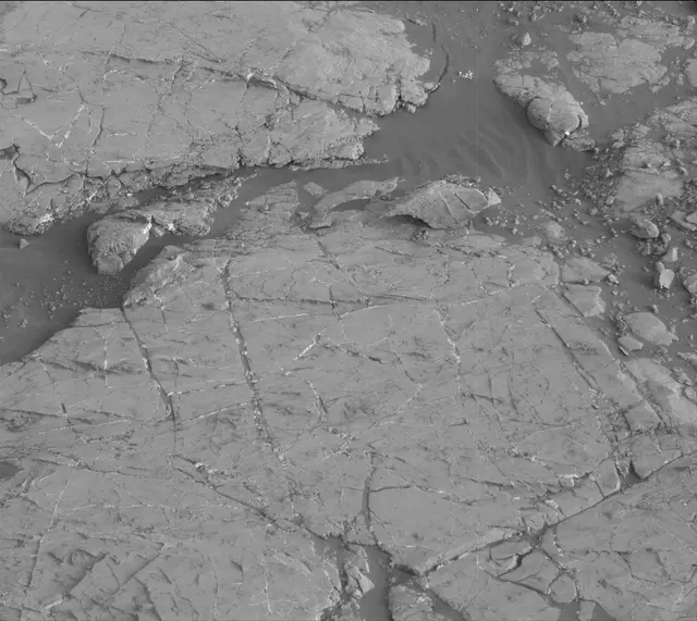 Sol 2742: Mast Camera (Mastcam)