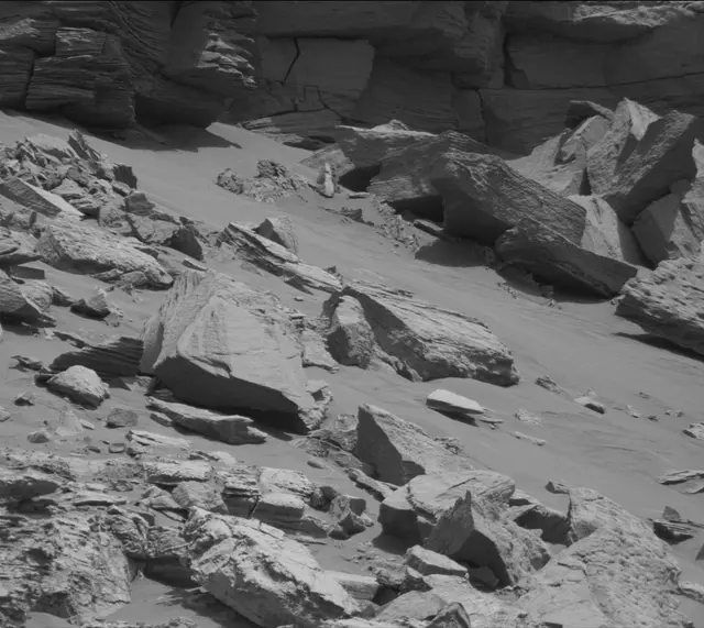 Sol 2744: Mast Camera (Mastcam)