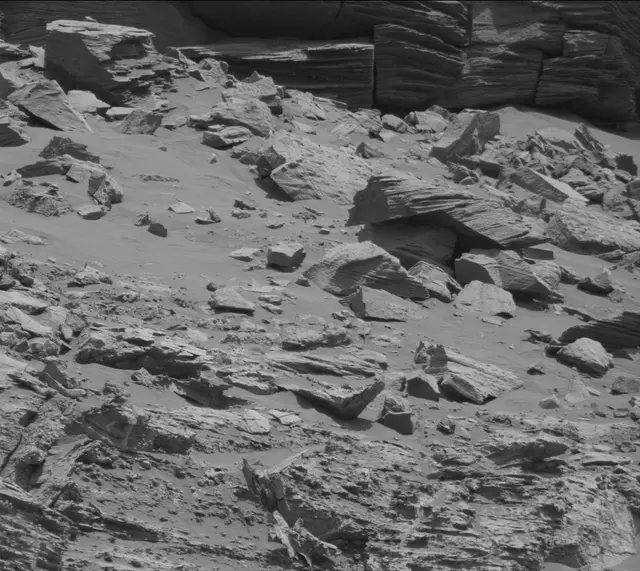 Sol 2744: Mast Camera (Mastcam)
