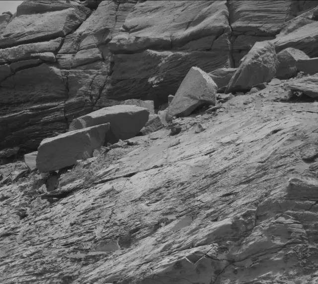 Sol 2744: Mast Camera (Mastcam)