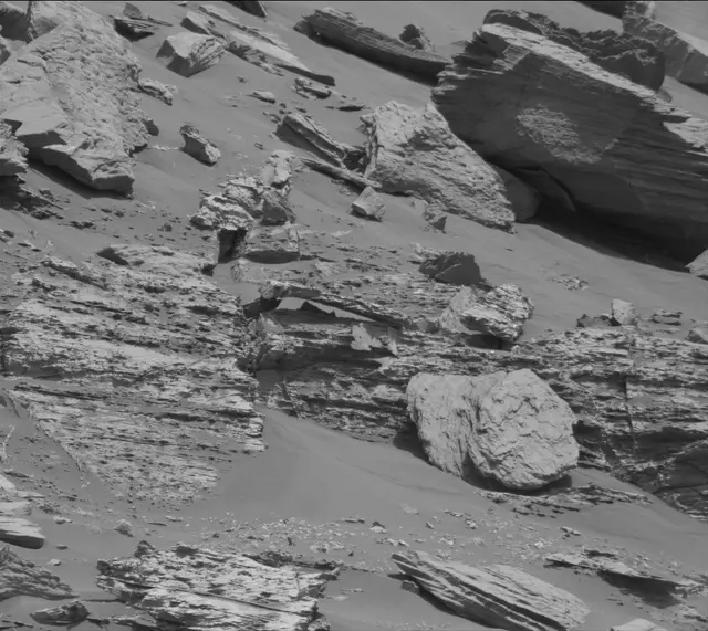 Sol 2744: Mast Camera (Mastcam)