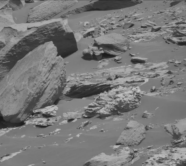 Sol 2744: Mast Camera (Mastcam)