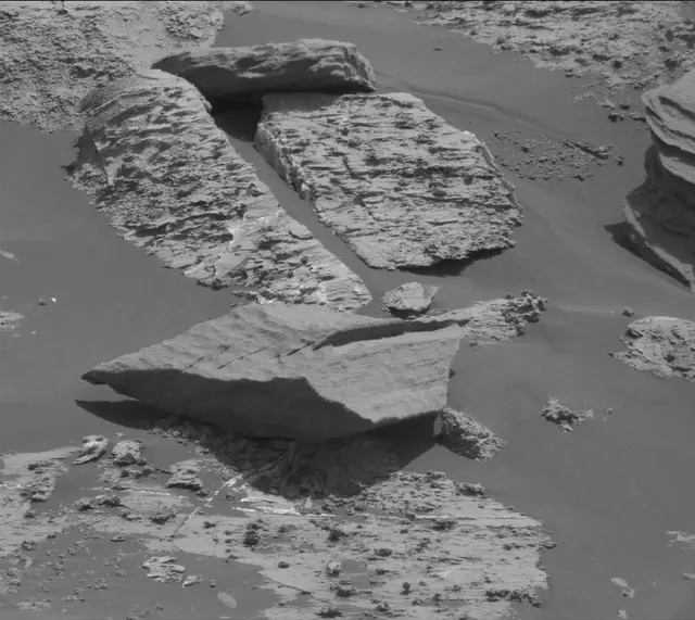 Sol 2744: Mast Camera (Mastcam)