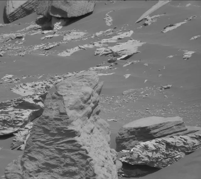 Sol 2744: Mast Camera (Mastcam)