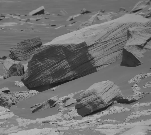 Sol 2744: Mast Camera (Mastcam)