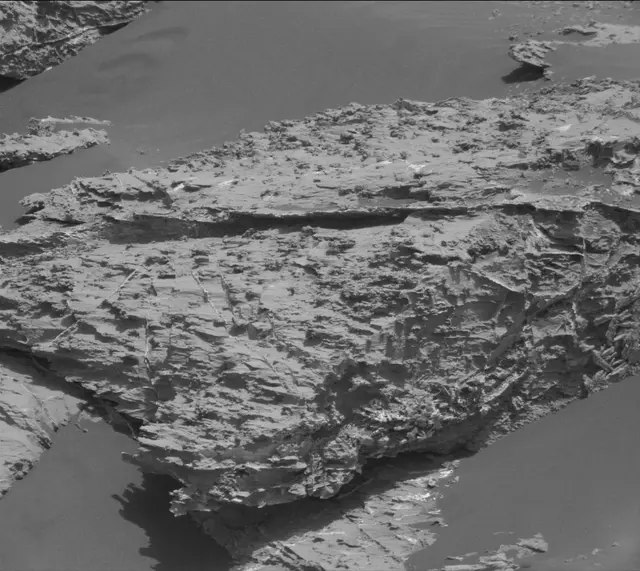 Sol 2744: Mast Camera (Mastcam)