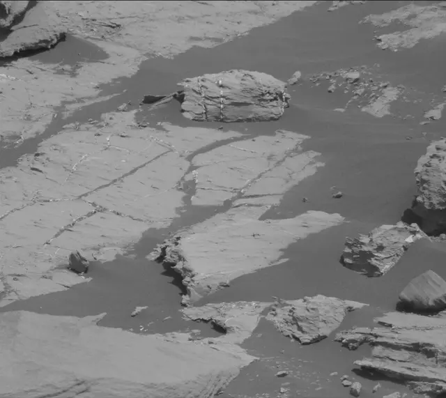 Sol 2744: Mast Camera (Mastcam)