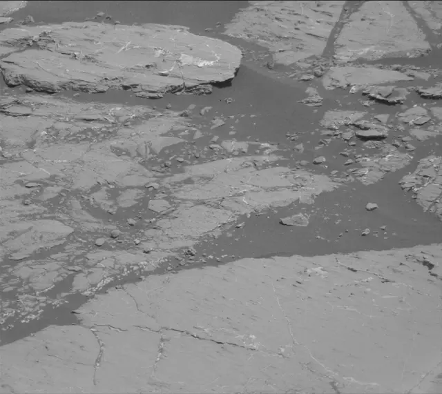 Sol 2744: Mast Camera (Mastcam)