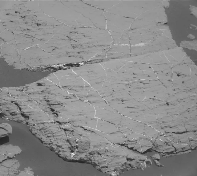 Sol 2744: Mast Camera (Mastcam)
