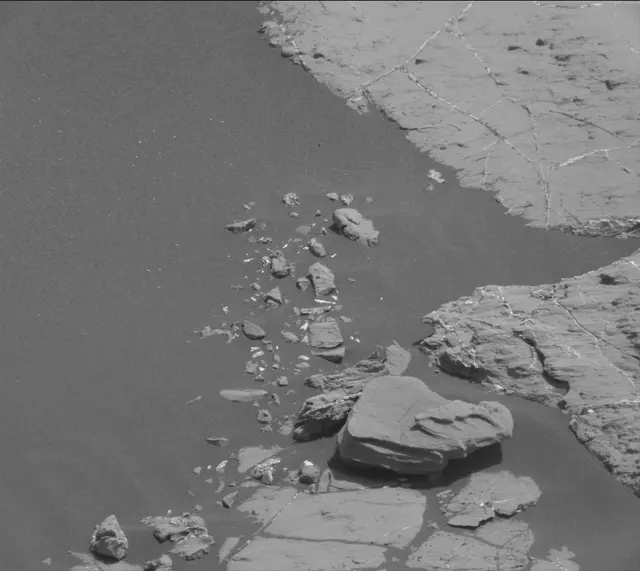 Sol 2744: Mast Camera (Mastcam)