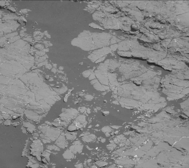 Sol 2744: Mast Camera (Mastcam)