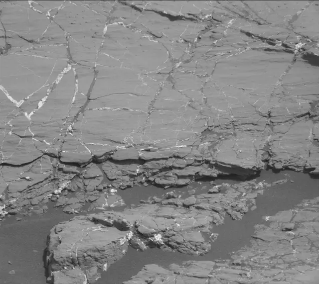 Sol 2744: Mast Camera (Mastcam)