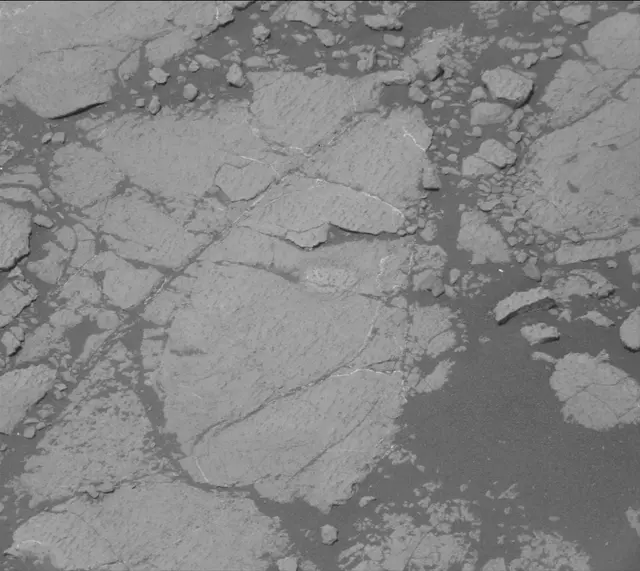 Sol 2747: Mast Camera (Mastcam)
