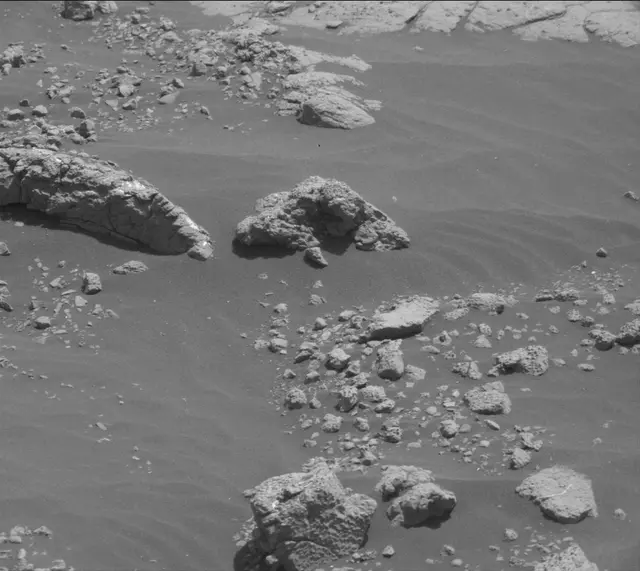 Sol 2747: Mast Camera (Mastcam)