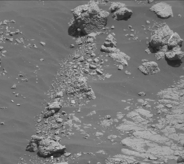 Sol 2747: Mast Camera (Mastcam)