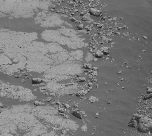 Sol 2747: Mast Camera (Mastcam)