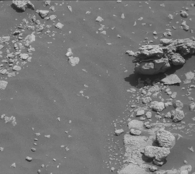 Sol 2747: Mast Camera (Mastcam)