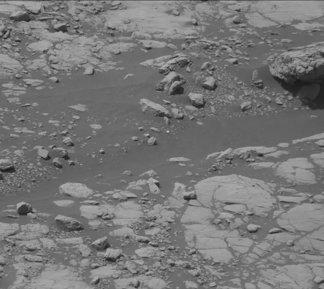 Sol 2747: Mast Camera (Mastcam)