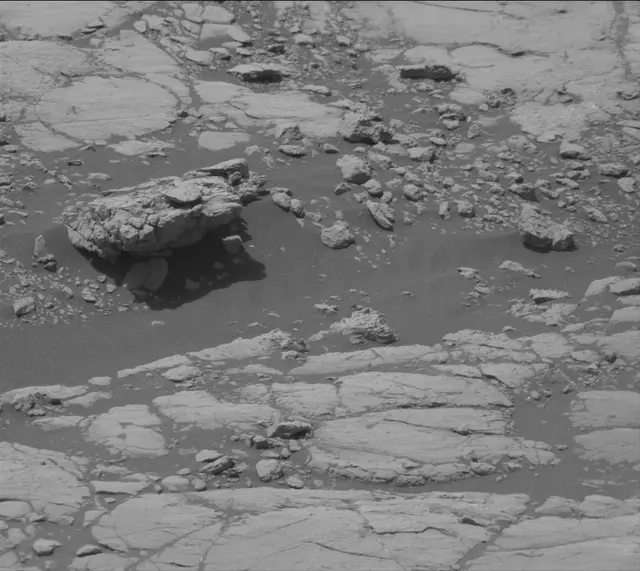 Sol 2747: Mast Camera (Mastcam)