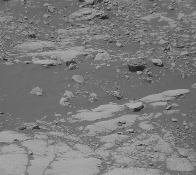 Sol 2747: Mast Camera (Mastcam)