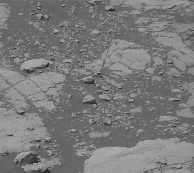 Sol 2747: Mast Camera (Mastcam)