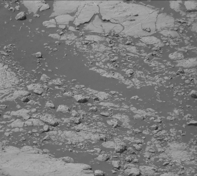 Sol 2747: Mast Camera (Mastcam)