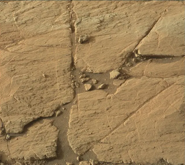 Sol 2747: Mast Camera (Mastcam)