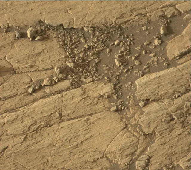 Sol 2747: Mast Camera (Mastcam)