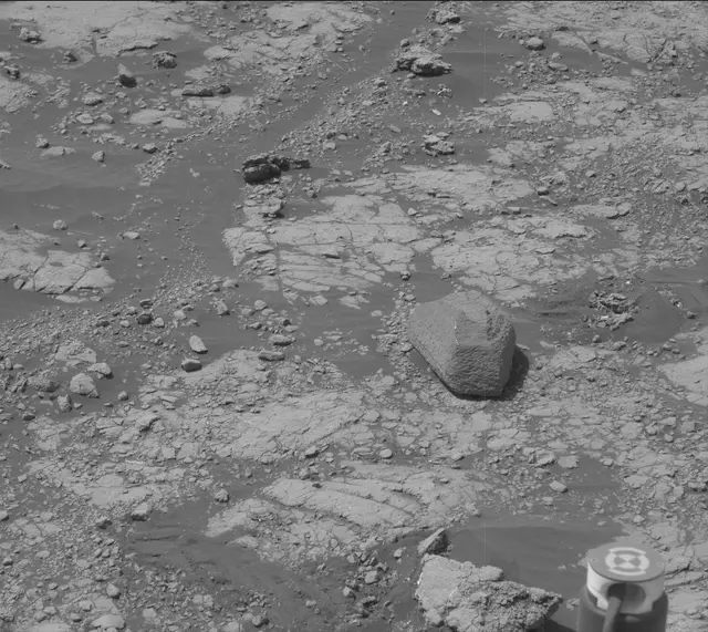 Sol 2750: Mast Camera (Mastcam)