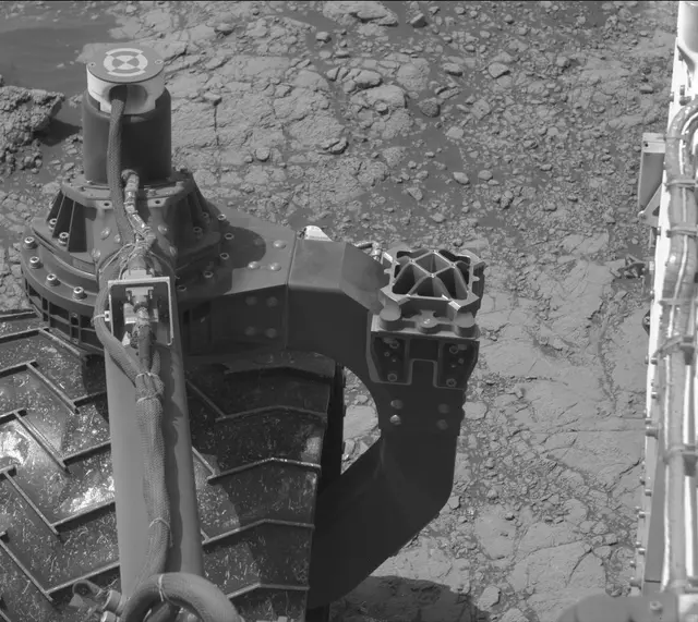 Sol 2750: Mast Camera (Mastcam)