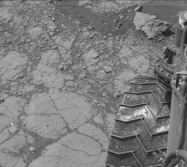 Sol 2750: Mast Camera (Mastcam)