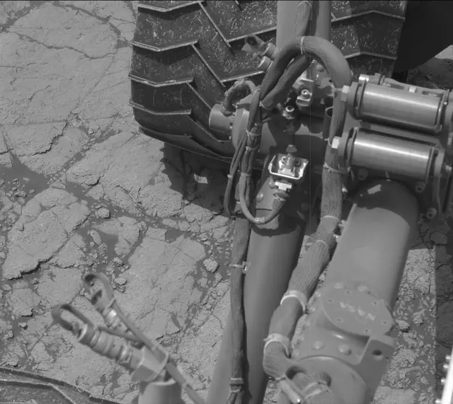 Sol 2750: Mast Camera (Mastcam)