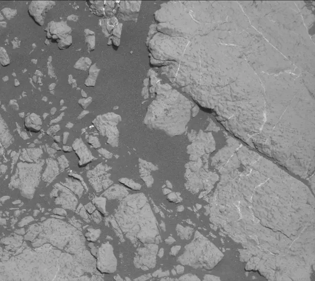 Sol 2758: Mast Camera (Mastcam)
