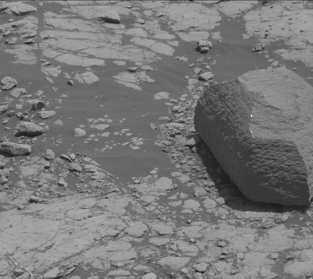 Sol 2762: Mast Camera (Mastcam)