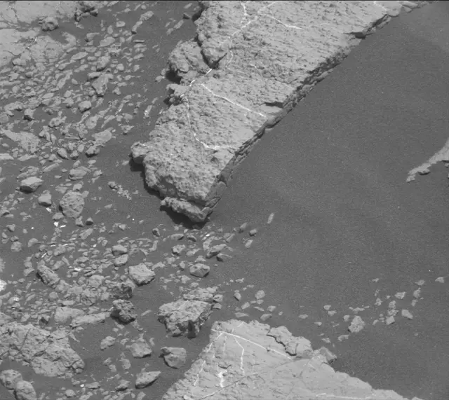 Sol 2774: Mast Camera (Mastcam)