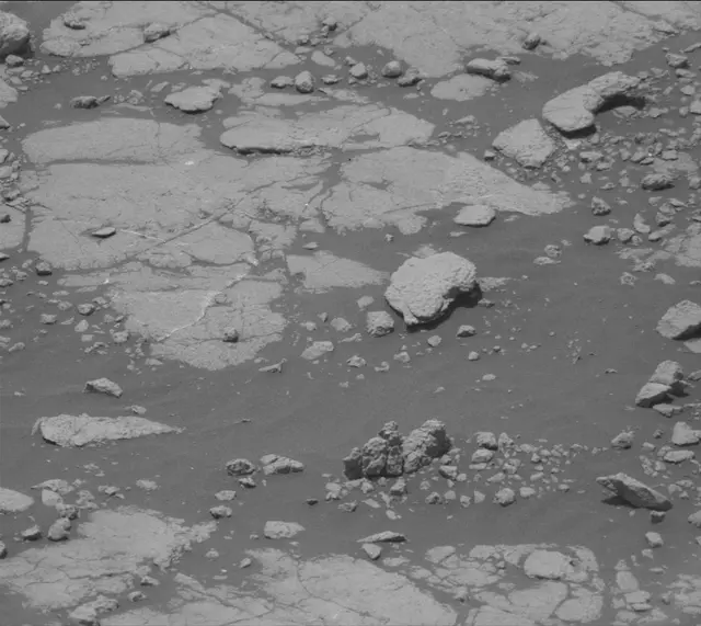 Sol 2774: Mast Camera (Mastcam)