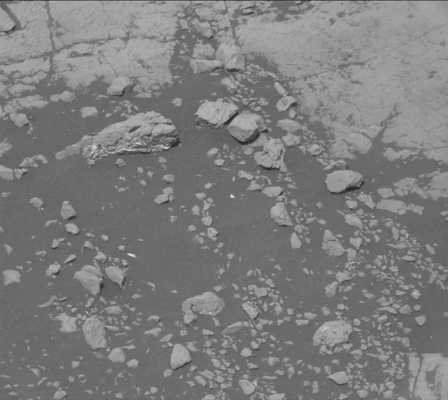 Sol 2778: Mast Camera (Mastcam)