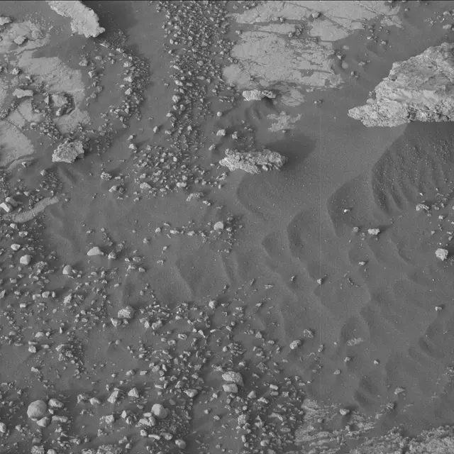 Sol 2781: Mast Camera (Mastcam)