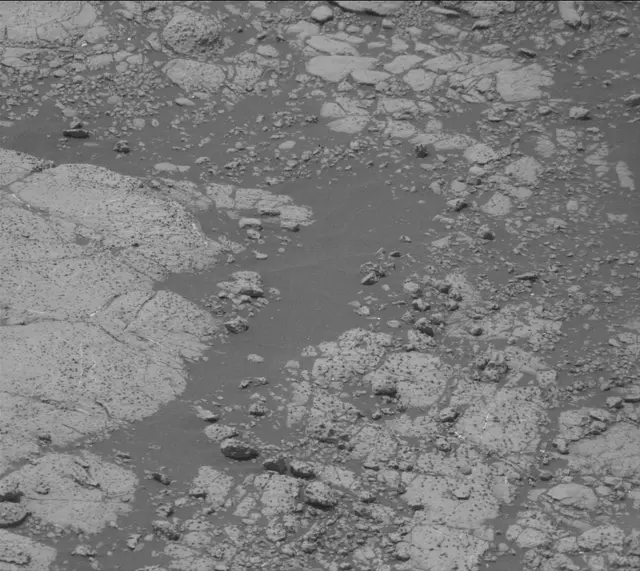 Sol 2781: Mast Camera (Mastcam)