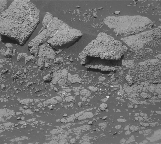 Sol 2781: Mast Camera (Mastcam)