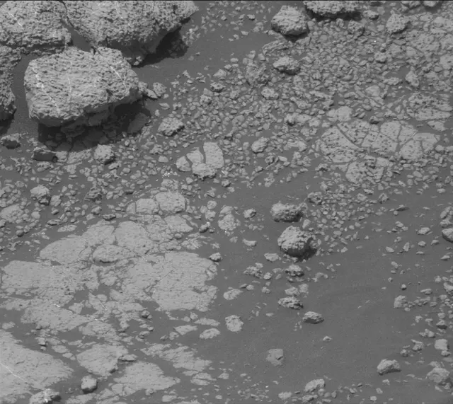 Sol 2781: Mast Camera (Mastcam)